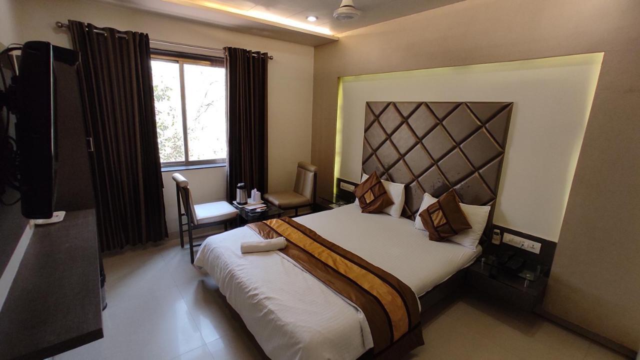 Hotel Flair Inn Ahmedabad Exterior photo