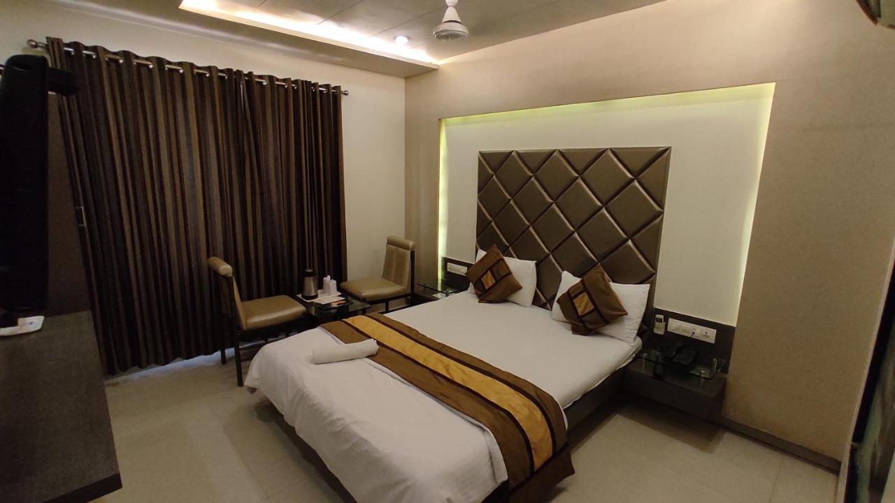 Hotel Flair Inn Ahmedabad Exterior photo