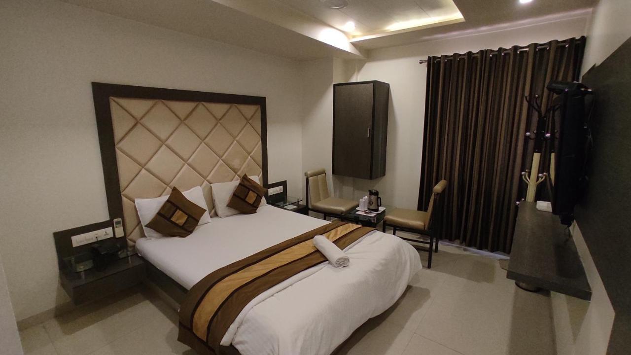 Hotel Flair Inn Ahmedabad Exterior photo