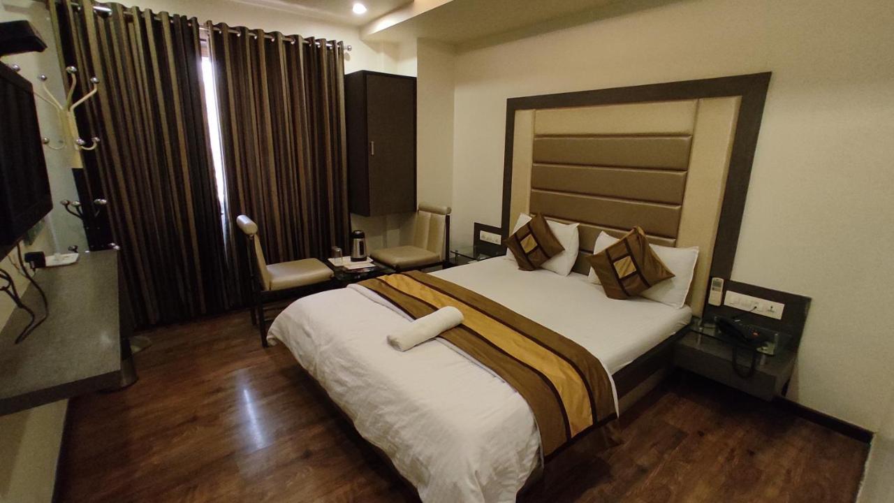 Hotel Flair Inn Ahmedabad Exterior photo