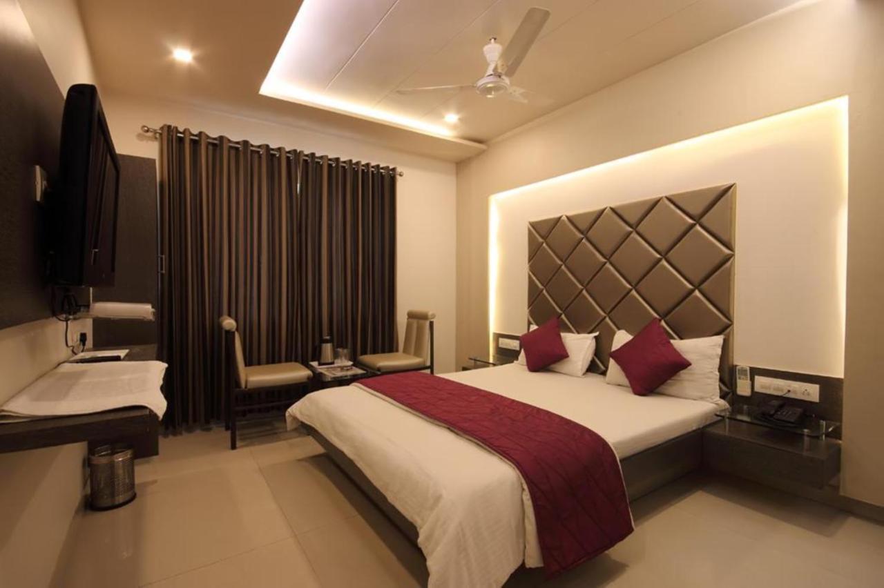Hotel Flair Inn Ahmedabad Exterior photo