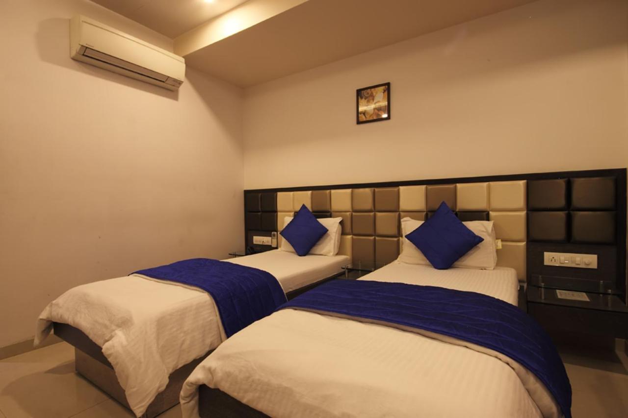 Hotel Flair Inn Ahmedabad Exterior photo